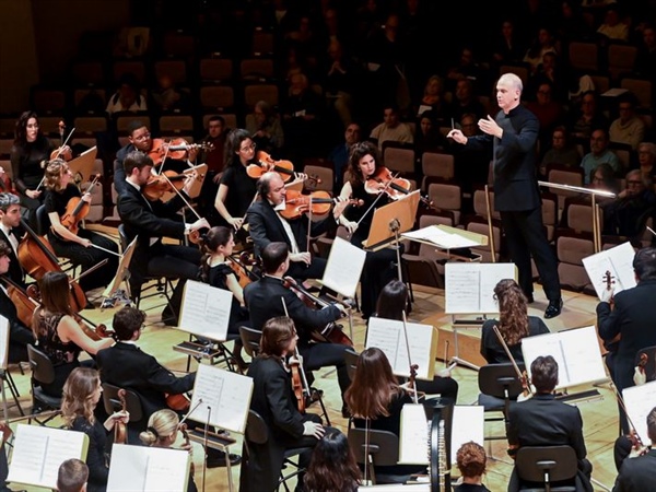 Crítica / Asuntos de familia - por Justino Losada