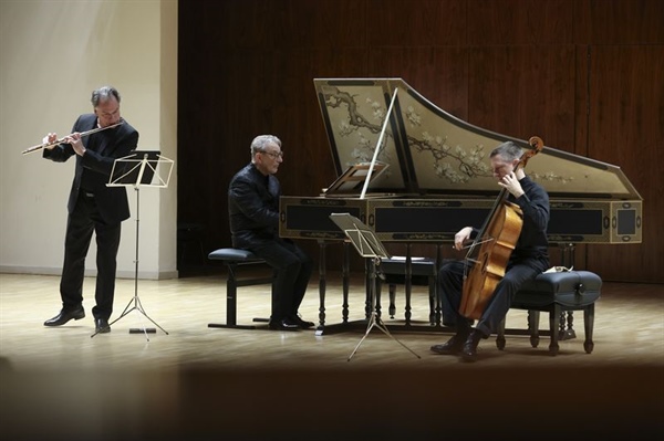 Crítica / Única e irrepetible velada bachiana con Pahud, Manson y Pinnock - por Simón Andueza