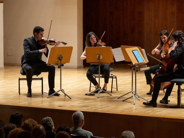 Crítica / Cuartetos en tempo inverso - por Luis Mazorra Incera