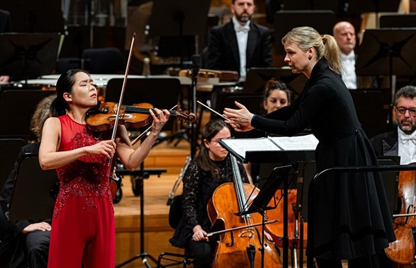 Crítica / Lluvia, Amor y Esther Yoo, violinista extraordinaria - por José M. Morate Moyano