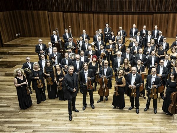 La Orquestra de València regresa al Auditorio Nacional con Alexander Liebreich y Sergey Khachatryan