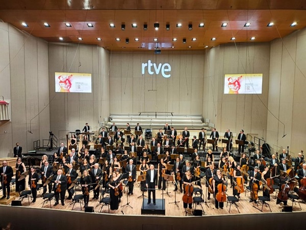 Crítica / La polisemia del mito - por Justino Losada