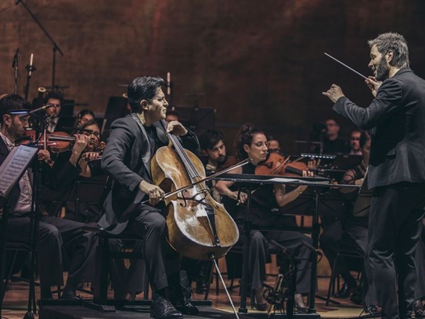 Crítica / Dirección de alto sentido dramático - por José Antonio Cantón