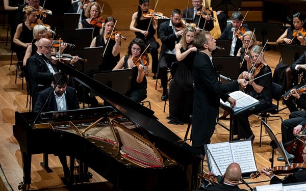 Crítica / Tres modelos de Romanticismo ruso, de 1876 a 1944 - por José M. Morate Moyano