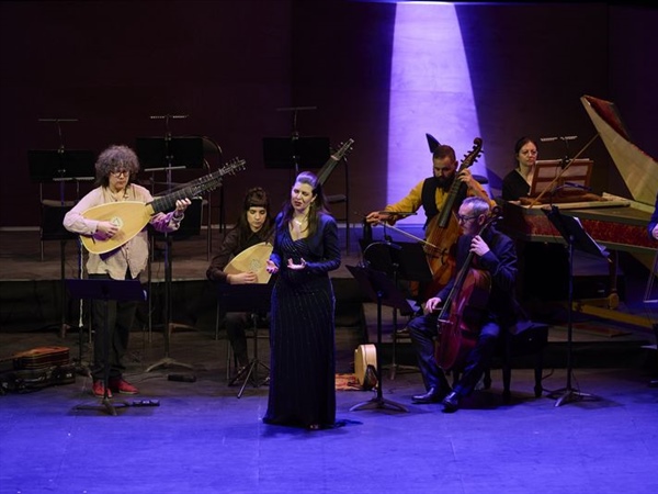 Crítica / La Masquarade palaciega y la Maskarada suletina - por Genma Sánchez Mugarra