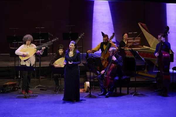 Crítica / La Masquarade palaciega y la Maskarada suletina - por Genma Sánchez Mugarra