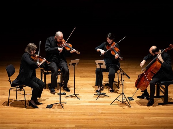 Crítica / Cuarteto Cosmos: Contraposición de épocas inglesas - por José M. Morate Moyano