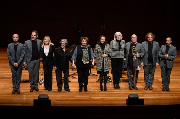 Crítica / Serie... "Dodecafónica" - por Luis Mazorra Incera