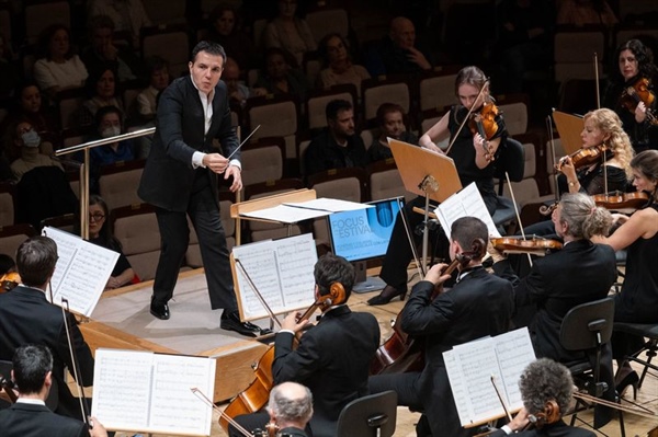 Crítica / Hacia la memoria: el exilio como olvido y mordaza - por Justino Losada