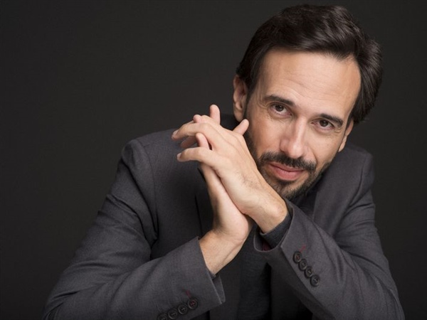 El pianista Iván Martín con la Orquesta de Córdoba como director invitado y solista
