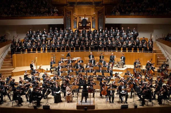 Crítica / Lyniv saca petróleo - por Juan Gómez Espinosa