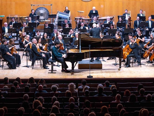 Crítica / Juan Floristán: Béla Bartók, apabullante planteamiento de precisión - por Ramón G. Balado