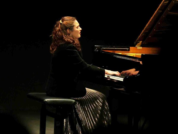 Crítica / De notas y pinceles, por casualidad - por Blanca Gutiérrez Cardona