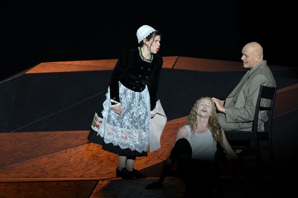 Crítica / Frankfurt se divierte, Frankfurt se horroriza - por Jerónimo Marín