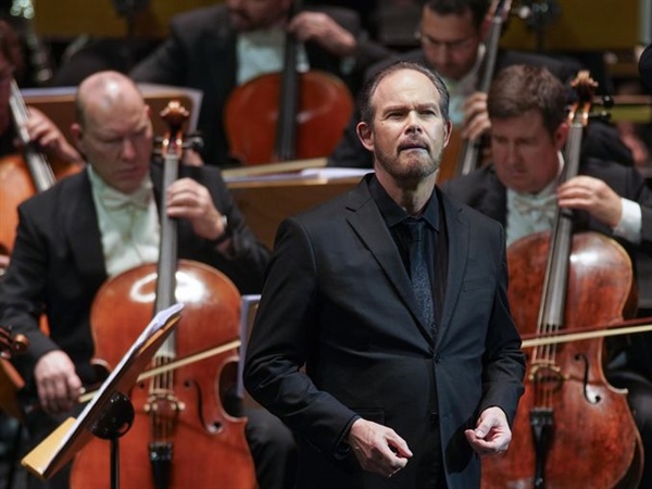 Crítica / Un gran interprete - por Francisco Villalba