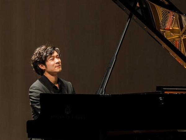 El pianista chino Xiaolu Zang debuta con la Real Orquesta Sinfónica de Sevilla