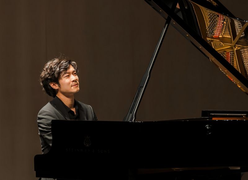 El pianista chino Xiaolu Zang debuta con la Real Orquesta Sinfónica de Sevilla