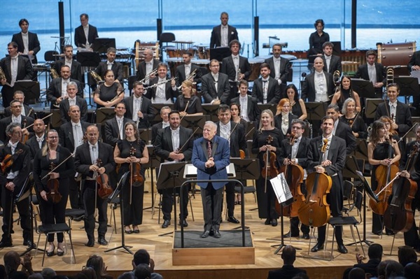 Crítica / Slatkin y la Filarmónica de Gran Canaria en un concierto ejemplar - por Juan F. Román