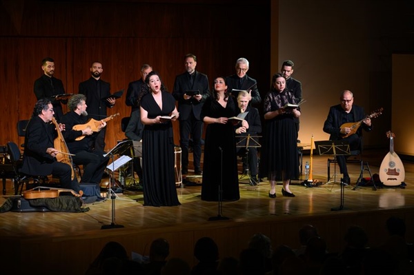 Crítica / La brillante fiesta medieval de Capella de Ministrers - por Simón Andueza