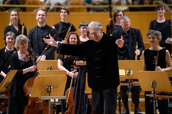 Crítica / El emotivo regreso de John Eliot Gardiner a Ibermúsica - por Simón Andueza