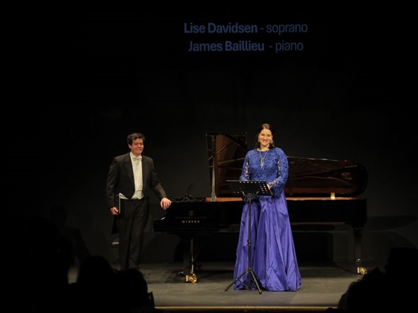 Crítica / Extraordinario aniversario - por Blanca Gutiérrez Cardona