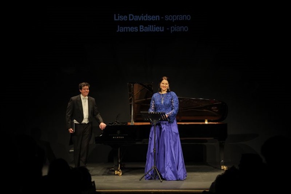 Crítica / Extraordinario aniversario - por Blanca Gutiérrez Cardona