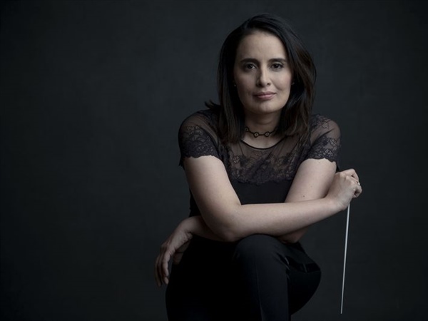 Lina González-Granados debuta al frente de la ONE con un estreno de Javier Martínez Campos