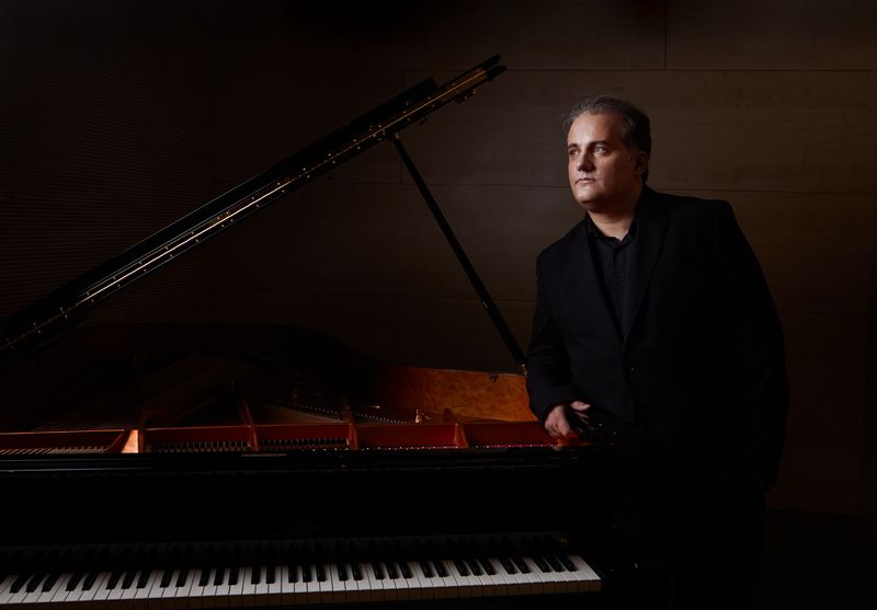 El pianista Josu De Solaun rendirá homenaje a José Iturbi con dos estrenos en el Palau de la Música