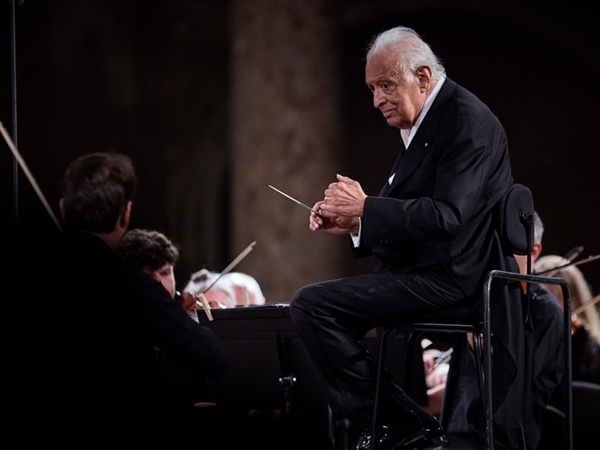 Crítica / Orchestra del Maggio Musicale Fiorentino y Zubin Mehta inauguran el Festival de Granada - por Gonzalo Roldán Herencia