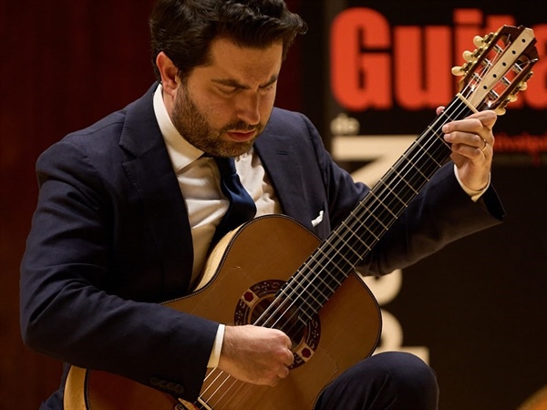 Crítica / Rafael Aguirre brilla en el Festival Internacional de Guitarra de Madrid - por Esther Martín
