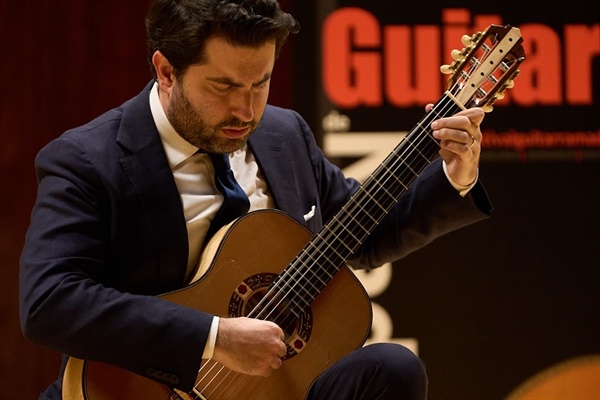 Crítica / Rafael Aguirre brilla en el Festival Internacional de Guitarra de Madrid - por Esther Martín