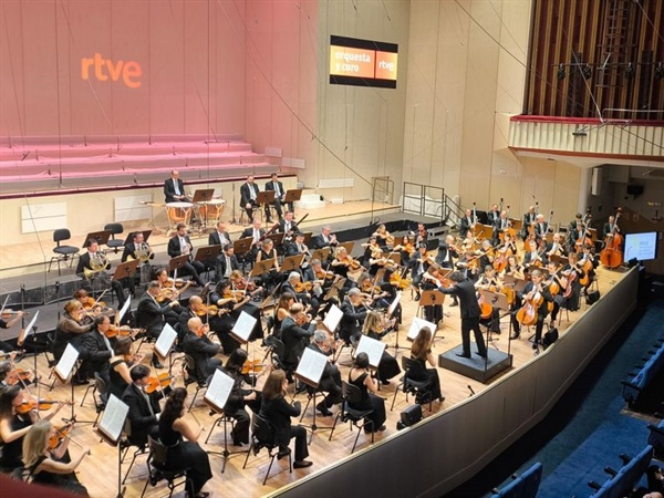 Crítica / El exitoso debut de Dudamel con la Orquesta RTVE - por Justino Losada