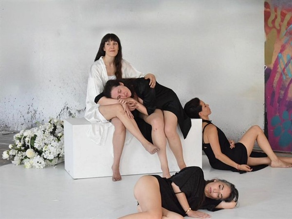 Crítica / Boda - por Luis Mazorra Incera