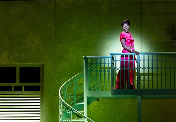 Crítica / Alcina, la soledad de la fiera - por Juan Antonio Llorente