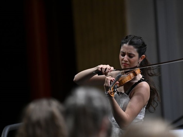 Crítica / María Dueñas brilla y Stenhammar sorprende en el FIS - por Darío Fernández Ruiz