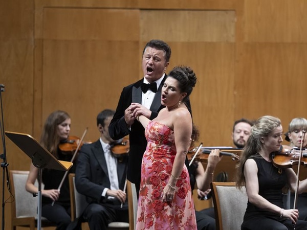 Crítica / Dos voces, dos momentos: Beczala y Lewek en la gala lírica del FIS - por Darío Fernández Ruiz