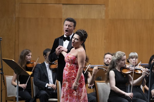 Crítica / Dos voces, dos momentos: Beczala y Lewek en la gala lírica del FIS - por Darío Fernández Ruiz