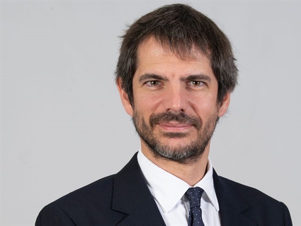 #Lecturasdeverano #Contrapunto / Entrevista con ERNEST URTASUN