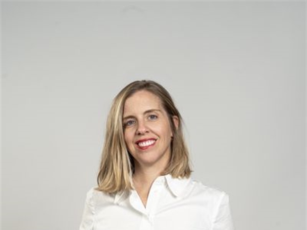 #Lecturasdeverano #Contrapunto / Entrevista con JULIA SÁNCHEZ ABEAL