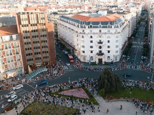 La ópera convierte el Hotel Carlton en un escenario abierto en Bilbao