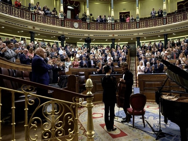 La voz y la música de Pau Casals llevan al Congreso de los Diputados su mensaje de paz