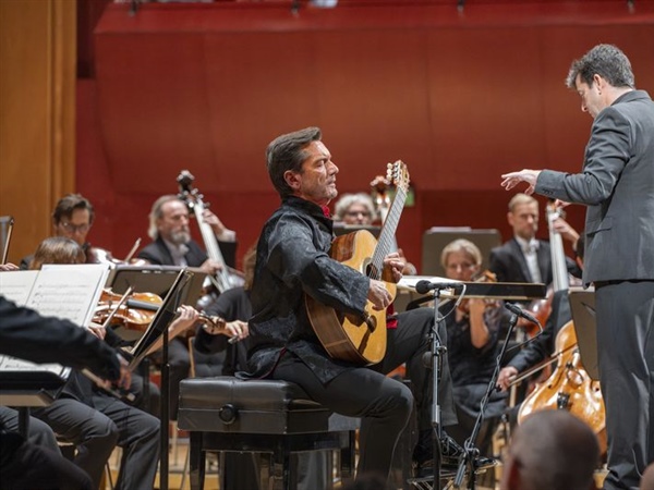 Crítica / Fallida evocación de lo hispano por la Filarmónica de Gran Canaria, Gallardo del Rey y Oliver Díaz - por Juan F. Román