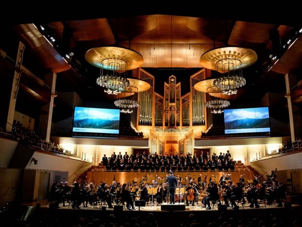 La directora Irene Delgado-Jiménez debuta al frente de la Orquesta y Coro Nacionales de España en el ciclo Descubre