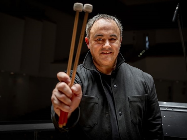 Javier Eguillor y la Banda Sinfónica Municipal de Madrid estrenan ‘Storm of Strikes’ de Óscar Navarro en el Teatro Monumental