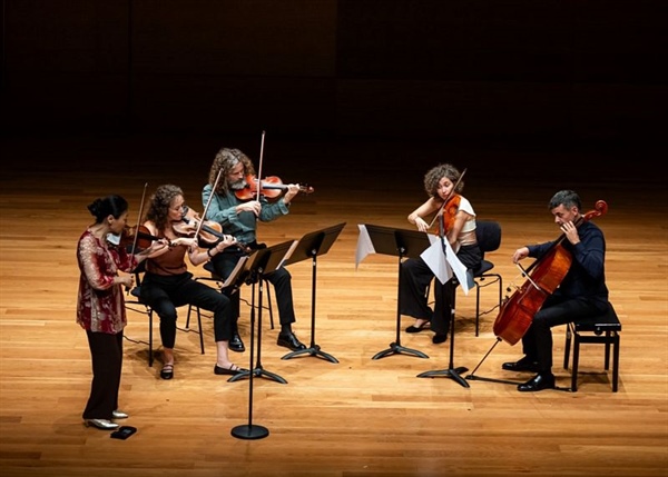 Crítica / El sonido y sensibilidad de Midori inauguran su residencia en la OSCyL - por José M. Morate Moyano