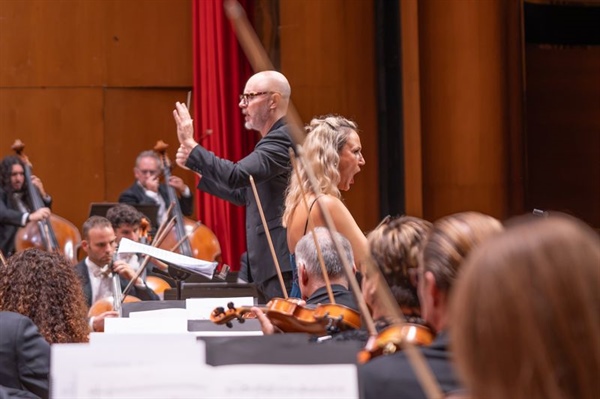 Crítica / Katrin Wundsam: alma y cuerpo para Berio y Mahler - por Ramón García Balado