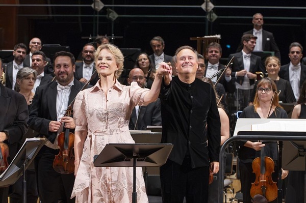 Crítica / Garanca debuta los 4 Últimos Lieder de Strauss con la Filarmónica de Gran Canaria y Chichon - por Juan F. Román Rodríguez