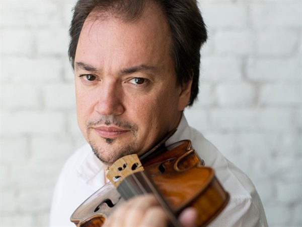 Chichon y la OFGC culminan la temporada con un concierto junto al violinista Sergej Krylov