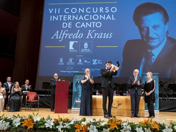 El bajo barítono Manuel Fuentes Figueira gana el VII Concurso Internacional de Canto Alfredo Kraus