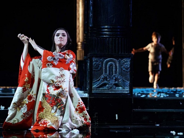 Dos producciones del Teatro Real en todo el mundo, La Traviata y Madama Butterfly